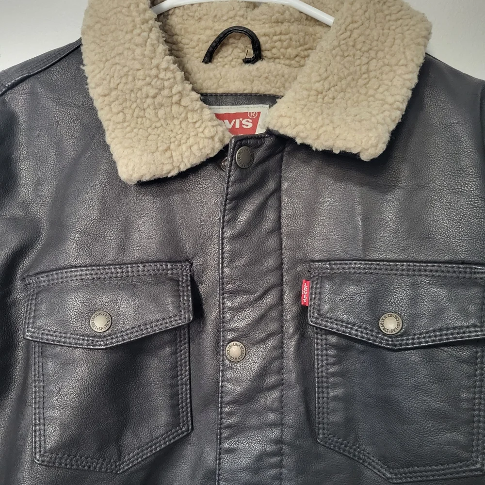 Levi's men brown faux leather with sherpa heavy jacket M
